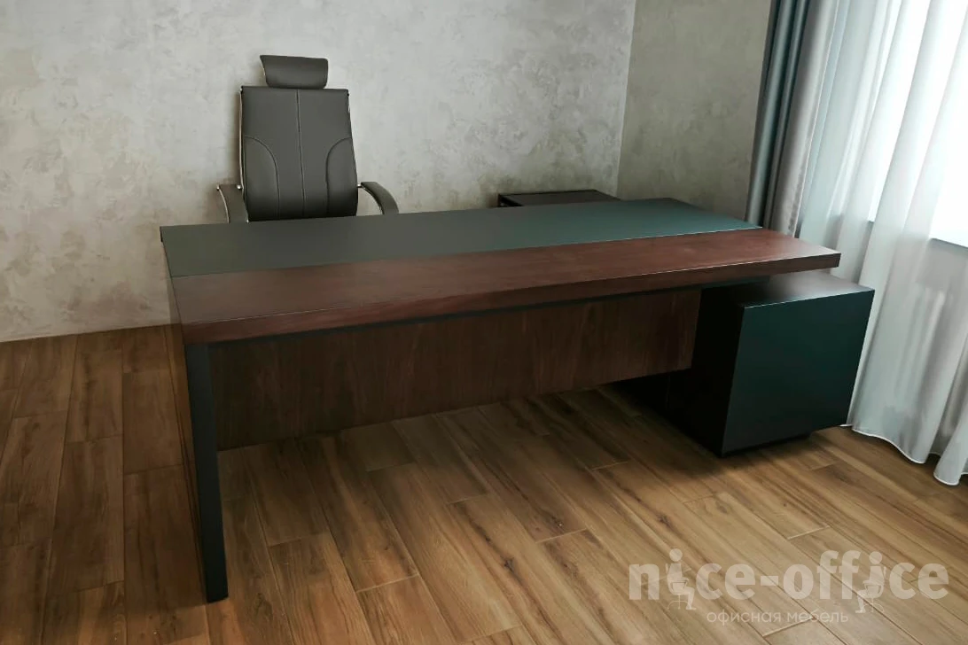 Стол для руководителя левый 2200x1800x750 Larry 2 фото в интерьере 2